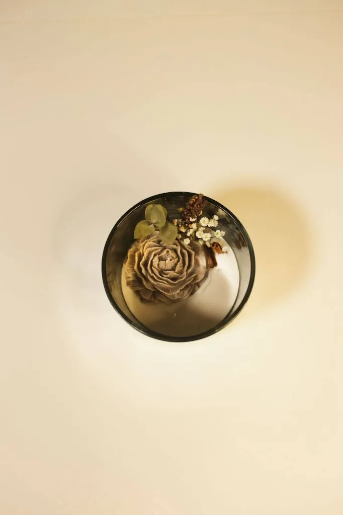 Aranžman sa suvim cvećem (zemljani tonovi)